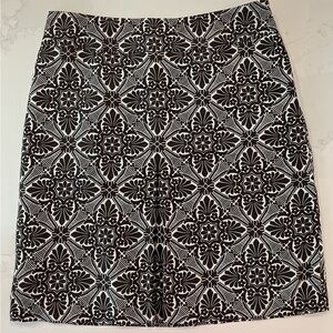 Vintage 2000’s silk/linen skirt with wonderfully lightweight, soft drape.